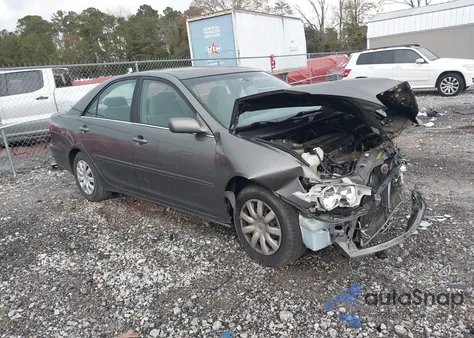 2005 Toyota Camry Le z USA, uszkodzony, nr VIN 4T1BE30K15U622714